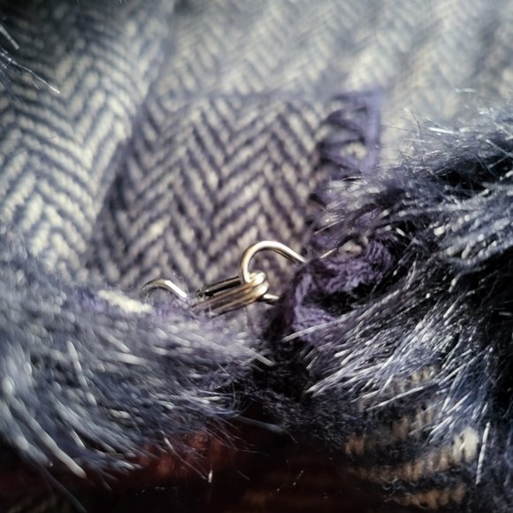 Marcus Adler New York Navy Plaid Cape, One Size - Picture 6 of 8